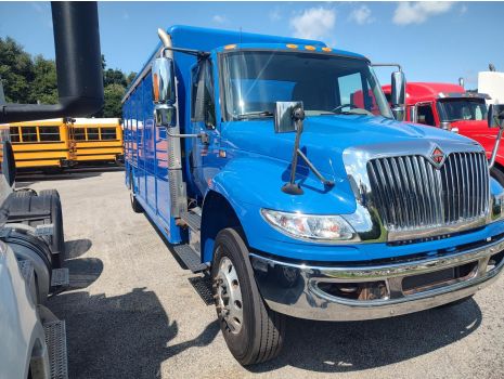 USED 2019 INTERNATIONAL 4300 12-BAY BEVERAGE TRUCK