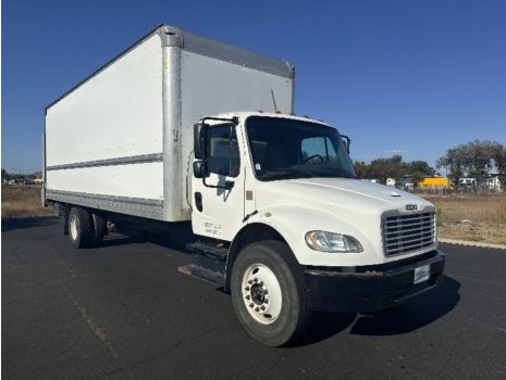 USED 2019 FREIGHTLINER M2 26' BOX TRUCK