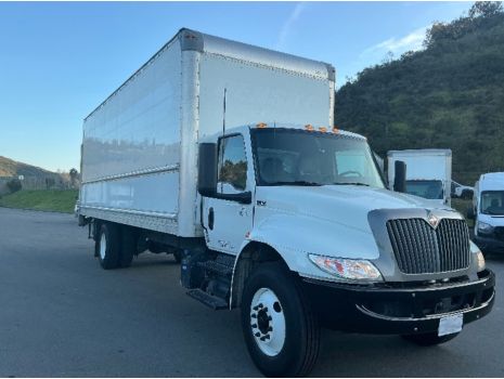USED 2022 INTERNATIONAL MV 26' SUPREME BOX TRUCK