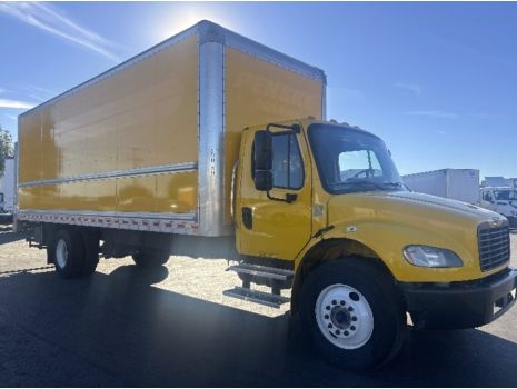 USED 2022 FREIGHTLINER M2 26' BOX TRUCK