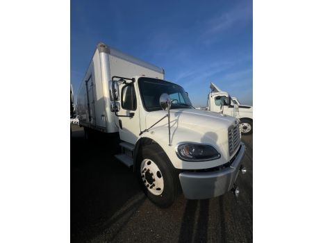 USED 2020 FREIGHTLINER M2 26' BOX TRUCK