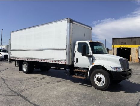 USED 2022 INTERNATIONAL MV 26' BOX TRUCK
