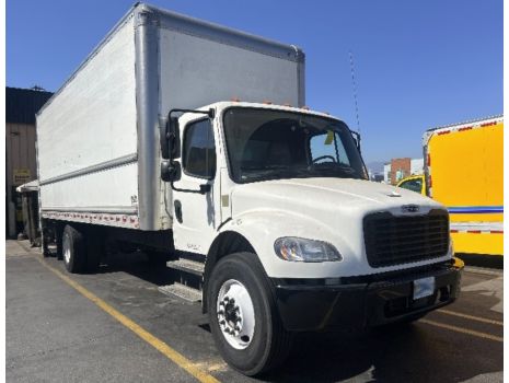 USED 2021 FREIGHTLINER M2 26' BOX TRUCK