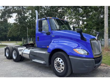USED 2018 INTERNATIONAL LT TANDEM AXLE TRACTOR