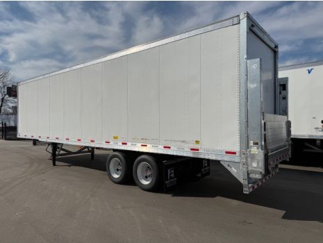 NEW 2027 VANGUARD 40' VAN TRAILER